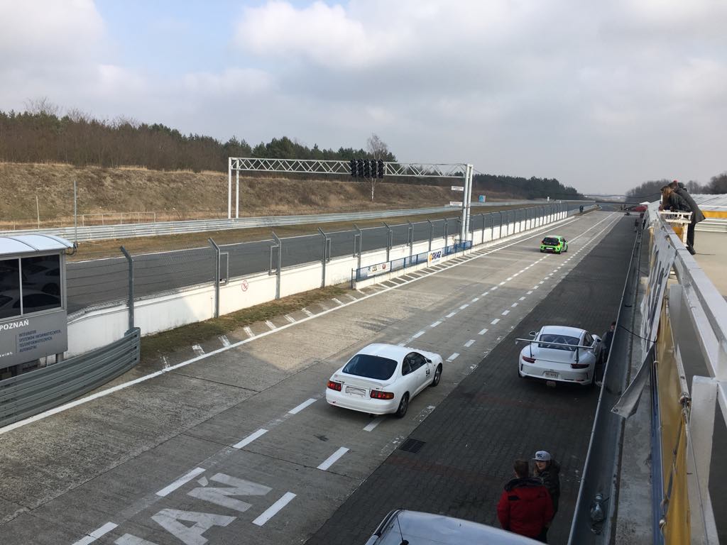 Tor Poznań w marcu. Karting, track day i treningi