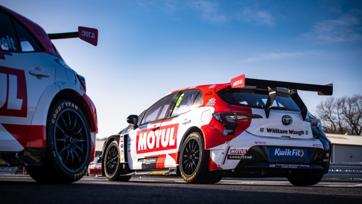 Po mistrzostwo BTCC Toyotą Corollą w barwach Motul