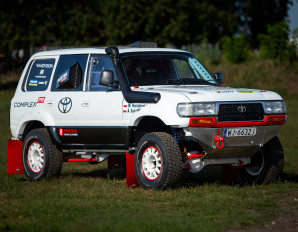 13_TOYOTA_TEAM_CLASSIC_Land_Cruiser_HDJ80