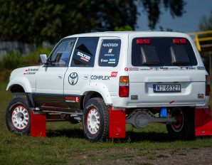 14_TOYOTA_TEAM_CLASSIC_Land_Cruiser_HDJ80