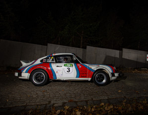 Piotr Zaleski i Piotr Szadkowski (Porsche 911 SC) przez cały sezon jeździli równo i skutecznie, a wynikiem w 66. Rajdzie Wisły przypieczętowali podium w Historycznej Klasyfikacji Generalnej (fot. Jakub Rozmus)