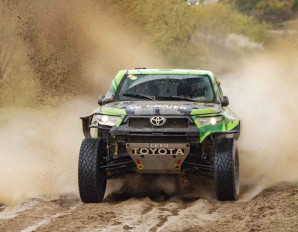 Włodzimierz Grajek i Michał Goleniewski - Toyota Hilux T1+ ULTIMATE